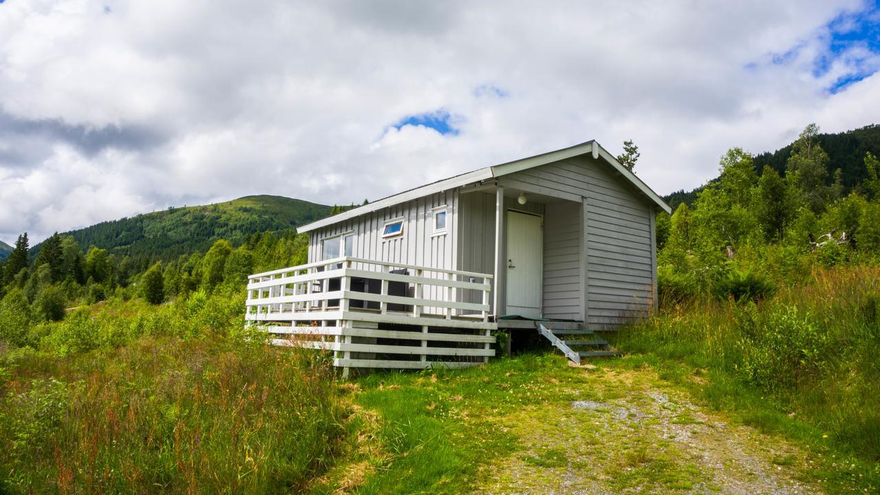 Smordal Hytteutleie Og Camping Hotel Nordfjordeid Esterno foto